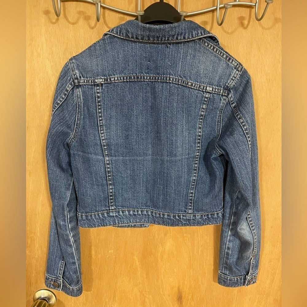 BDG Urban Outfitters -Women’s medium wash Jean Jacket size medium - Picture 2 of 3